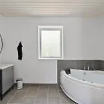 3 Bedroom Gorgeous In בית נופש *