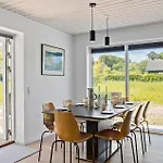 3 Bedroom Gorgeous In Prázdninový dům